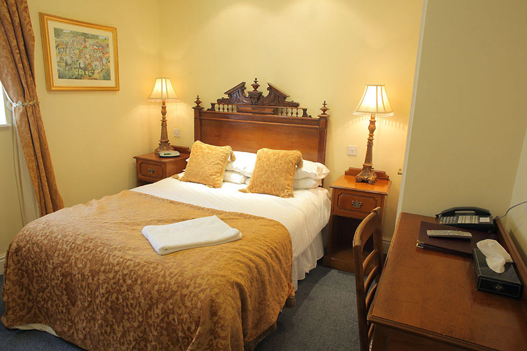 The Atherstone Red Lion Hotel Bagian luar foto